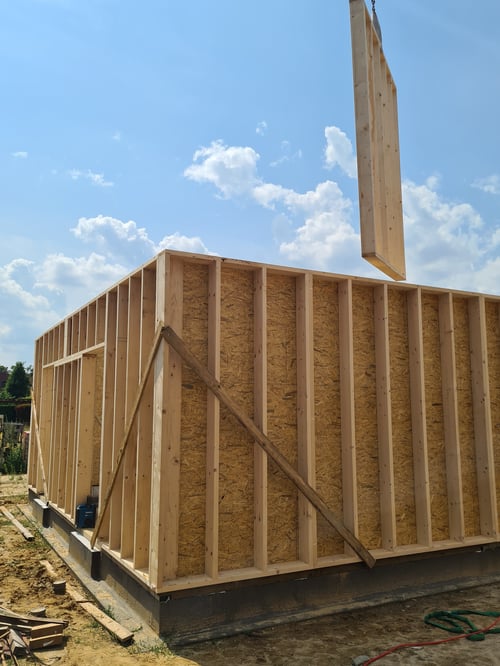 Grenen houtskeletbouw geplaatst door schrijnwerker Bongaerts D. in Oudsbergen