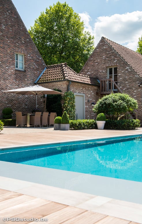 Ipe houten terras geplaatst door schrijnwerker Bongaerts D. in Bree