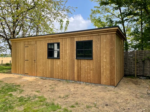 Thermowood houten tuinhuis geplaatst door schrijnwerker Bongaerts D. in Leuven