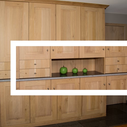 Eiken maatwerk interieur gerealiseerd door schrijnwerker Bongaerts D. in Oudsbergen