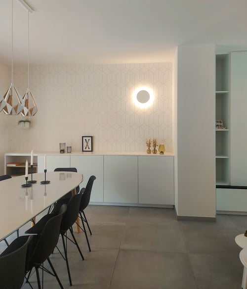 Maatwerk in HPL wit gerealiseerd door schrijnwerker Bongaerts D. in Oudsbergen