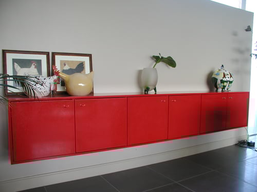 Maatwerkkast in gelakt MDF gerealiseerd door schrijnwerker Bongaerts D. in Brustem