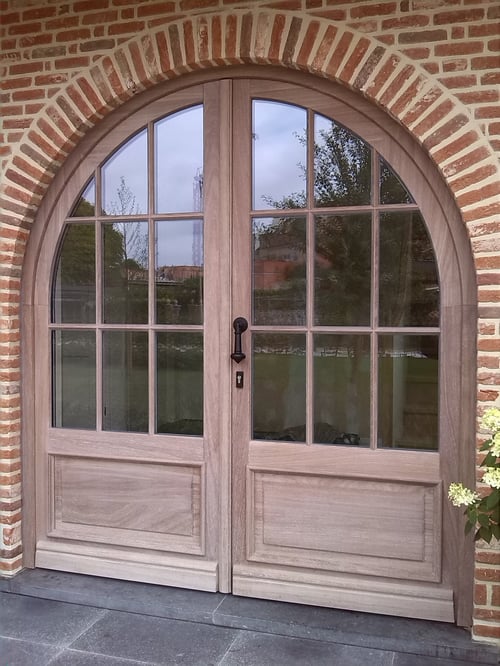 Eiken houten buitendeur geplaatst door schrijnwerker Bongaerts D. in Kuringen