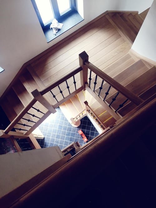 Eiken houten trap geplaatst door schrijnwerker Bongaerts D. in Bilzen