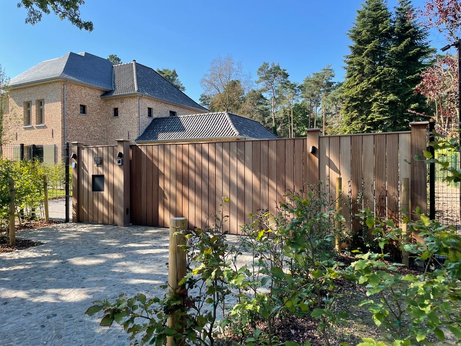 houten schuifpoort gemaakt door Bongaerts D.