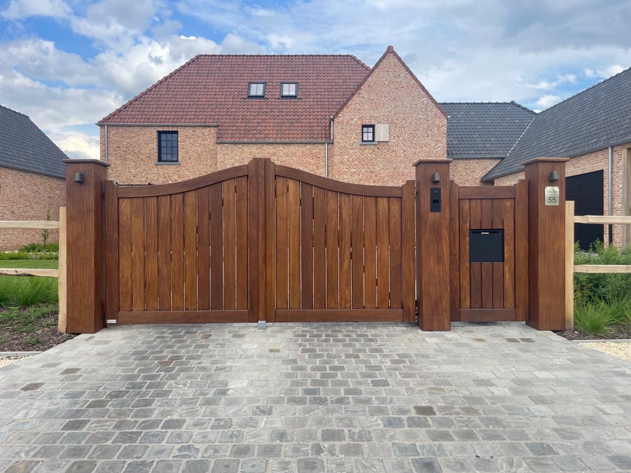 Houten draaipoort gemaakt door Bongaerts D.