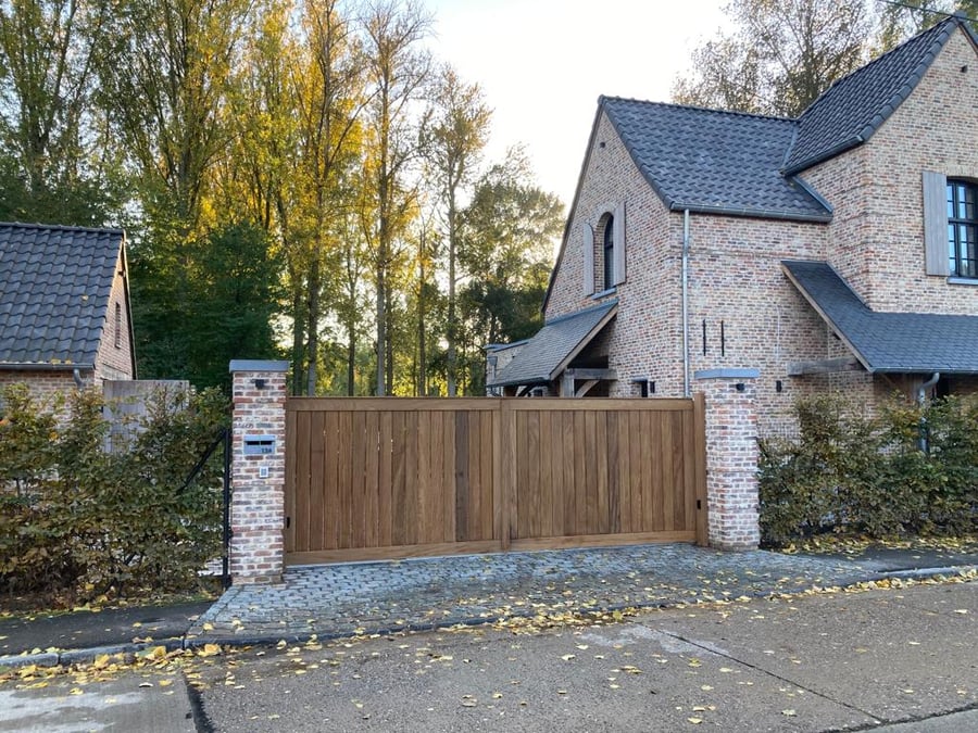 houten schuifpoort gemaakt door Bongaerts D.