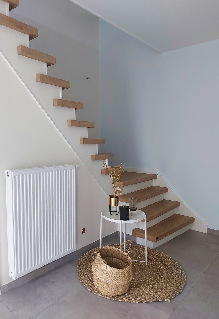 Betonnen trap bekleed met hout door Bongaerts D.